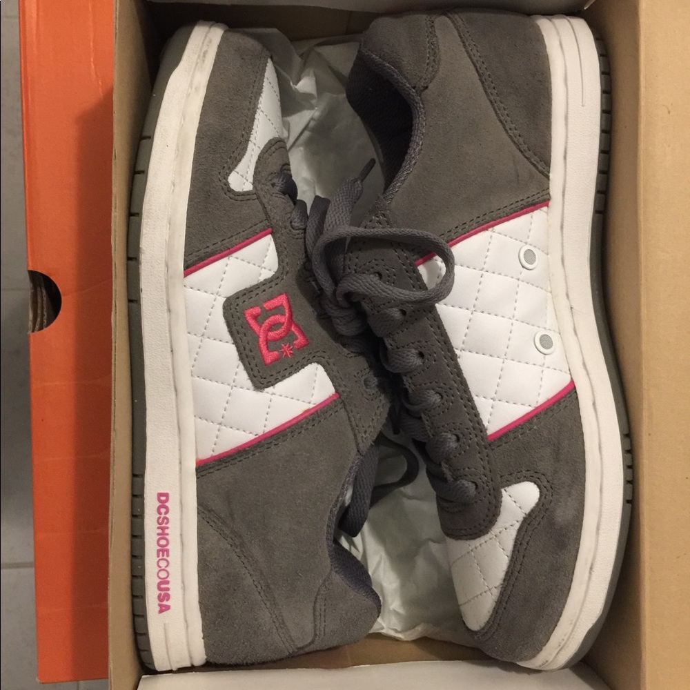 DC skateboarding shoes